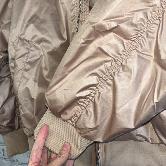 Old Navy bomber jacket puffy jacket water resistant gold tan size large - Picture 6 of 9